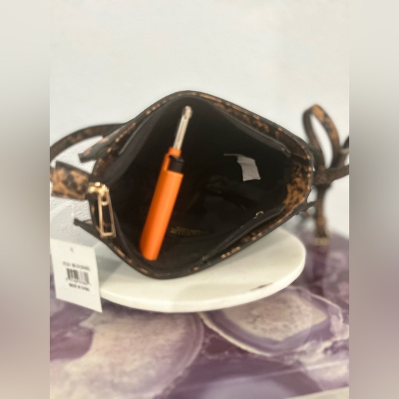 Olivia Miller “Anastasia” half moon cross body bag in orange and black NWT - Picture 4 of 10